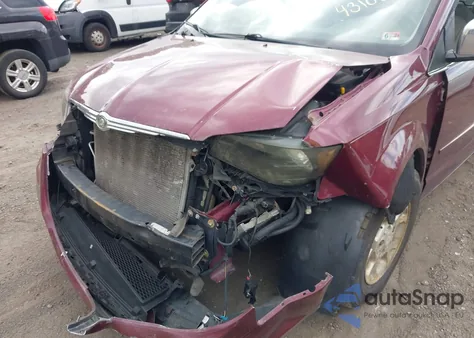 2008 Chrysler Town & Country Touring z USA, uszkodzony, nr VIN 2A8HR54P38R730864